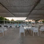 Ξενοδοχείο Buka Sandy