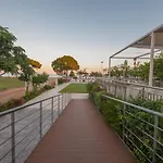 Buka Sandy 酒店 Messíni