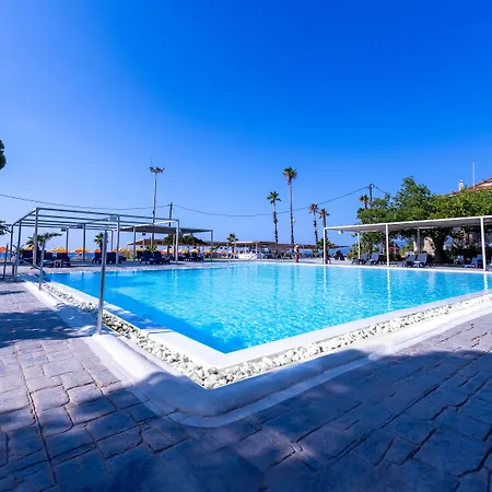 Buka Sandy Hotel 4*