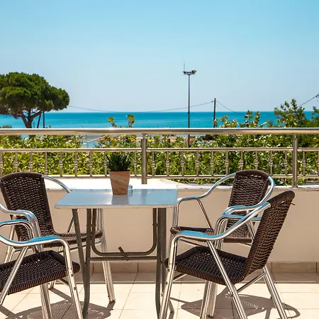 Buka Sandy Hotel Messíni
