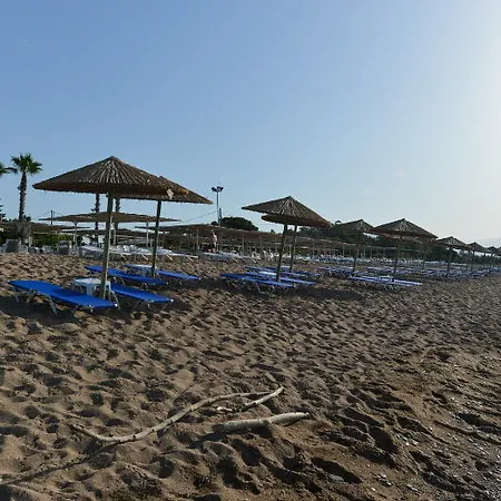 فندق Buka Sandy 4*