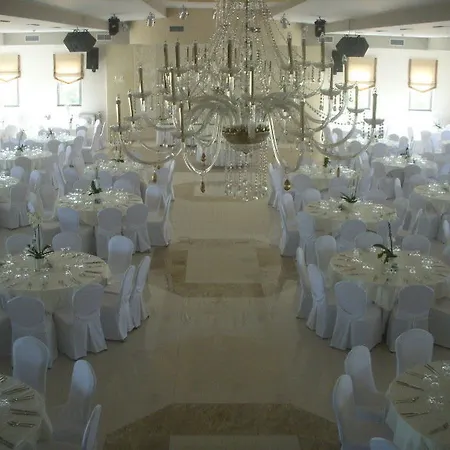 Buka Sandy Hotel Messíni