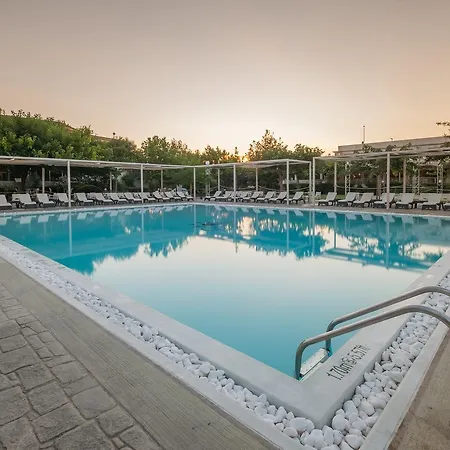 Buka Sandy Hotel Messíni