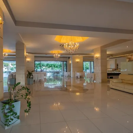 Hotel Buka Sandy 4*