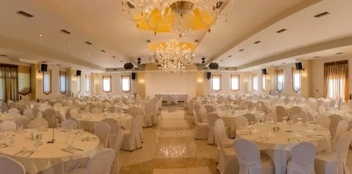 Hotell Buka Sandy 4*