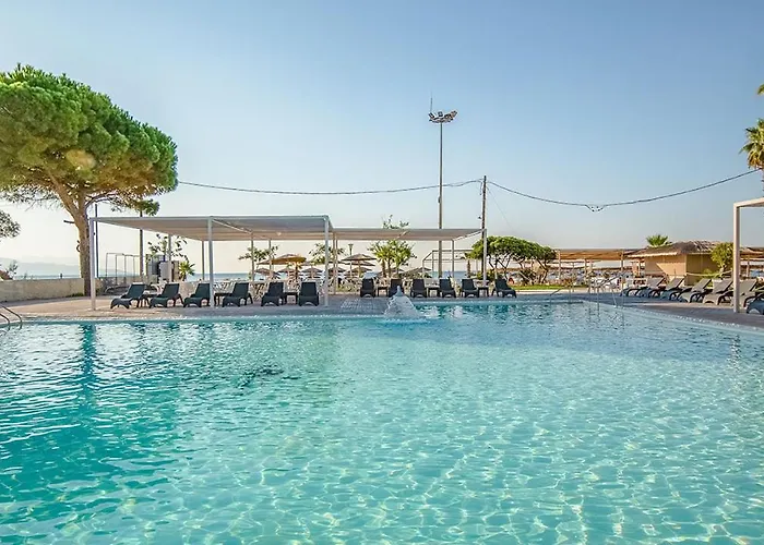 Buka Sandy Hotel Messíni