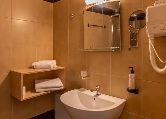 Buka Sandy Hotell 4*