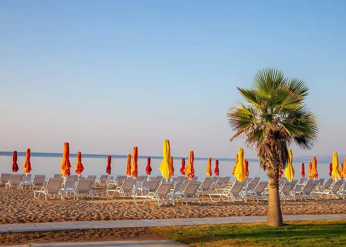 Отель Buka Sandy 4*