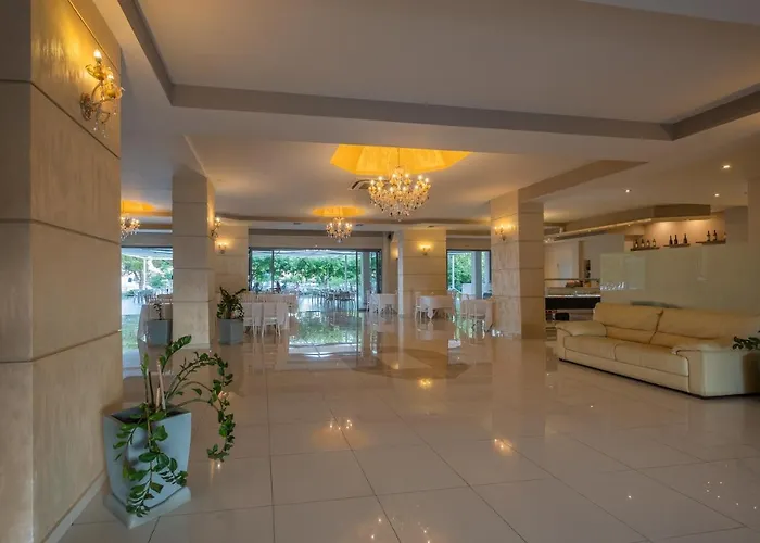 Hotell Buka Sandy 4*