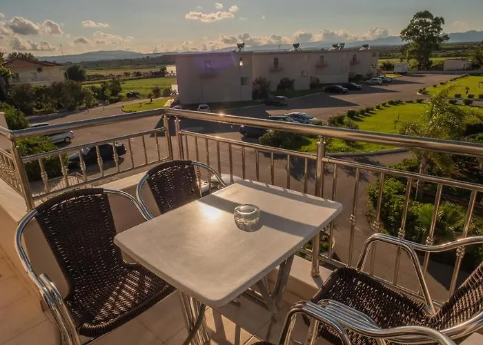 Hotell Buka Sandy 4*