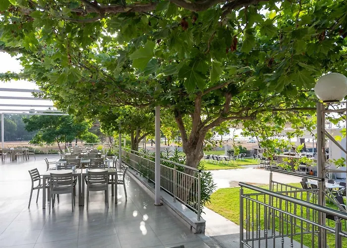 Buka Sandy Отель